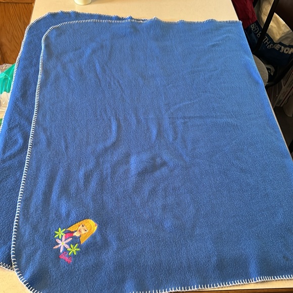 Barbie 💕 Mattel Vintage Authentic Doll Blue Fleece Blanket 46”x63” GUC 💙🩵💕 - Picture 3 of 14